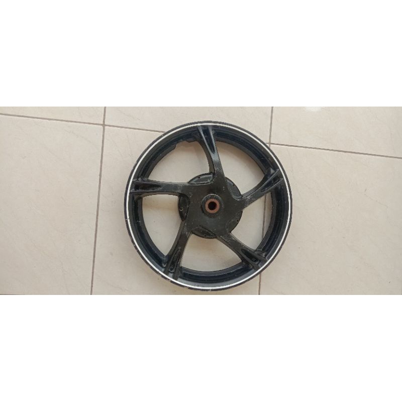 velg yamaha xeon karbu-xeon rc original bagian belakang