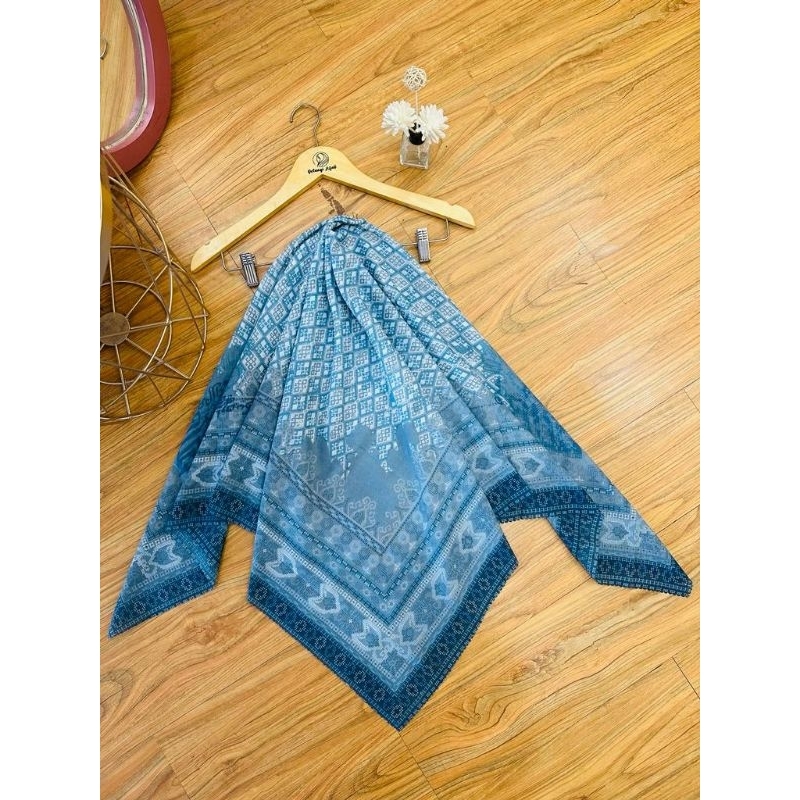 HIJAB VOAL MOTIF GARIS BATIK / KERUDUNG SEGI EMPAT VOAL