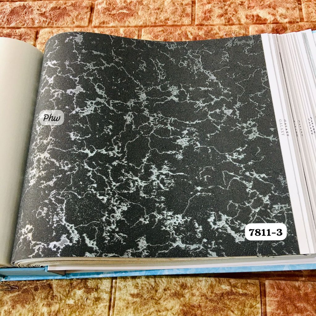 WALLPAPER DINDING MOTIF TEMBOK MARMER HITAM CREAM GALAXY