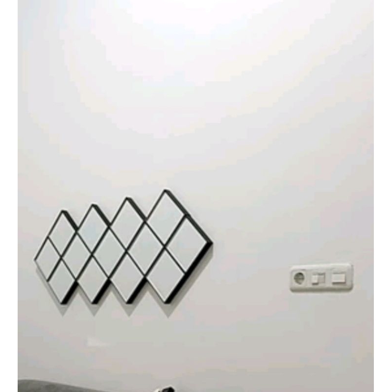 Cermin Dinding Tempel, Kaca Cermin dinding persegi