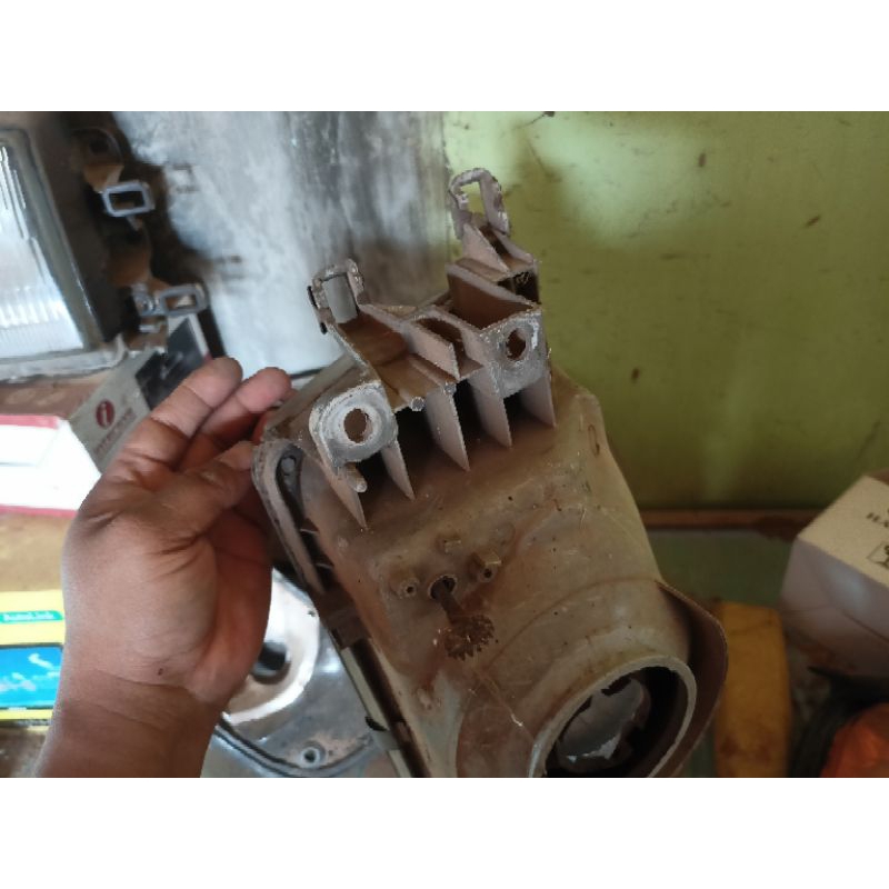 mika lampu kiri ford laser GL ex taxi