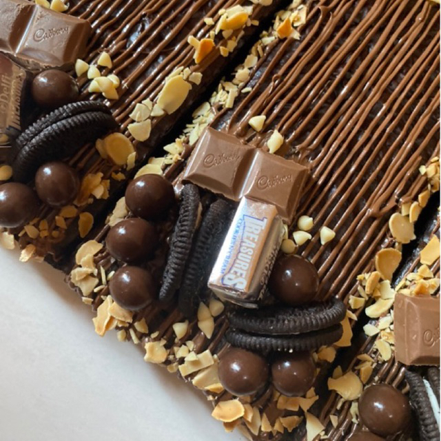 

Fudgy Brownies chocolate galore 20x10 cm