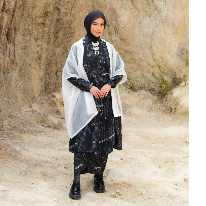ZM Zaskia Mecca - Heyza Midi Gamis - Dress Aksara Nusantara - Edisi Aksara Jawa
