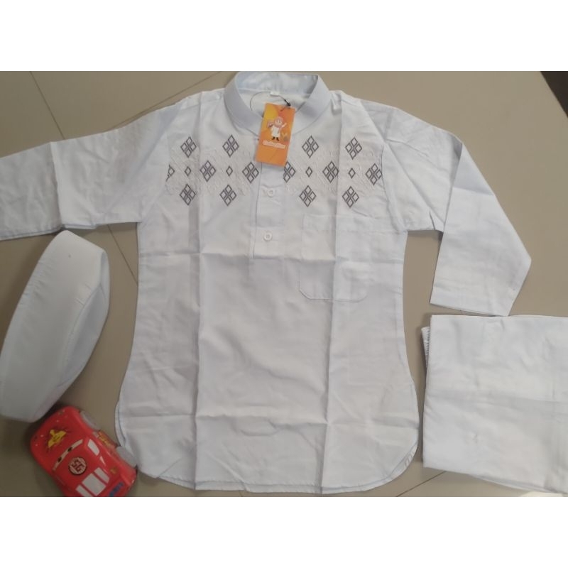 koko anak laki laki putih > koko putih > koko putih lengan panjang > set koko putih anak laki-laki l