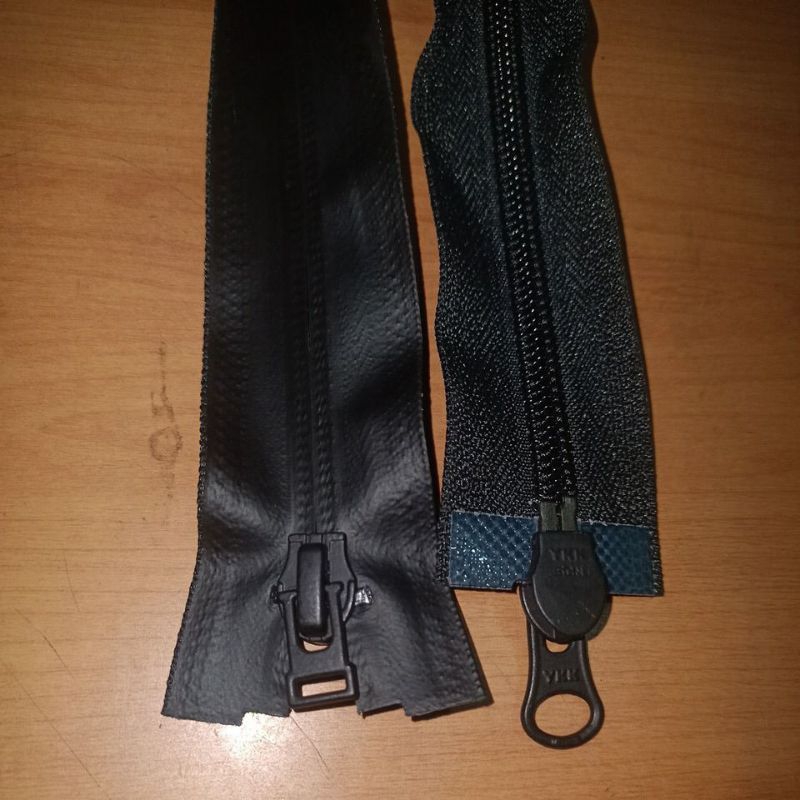 sleting waterproof YKK 89cm hitam 2 kepala