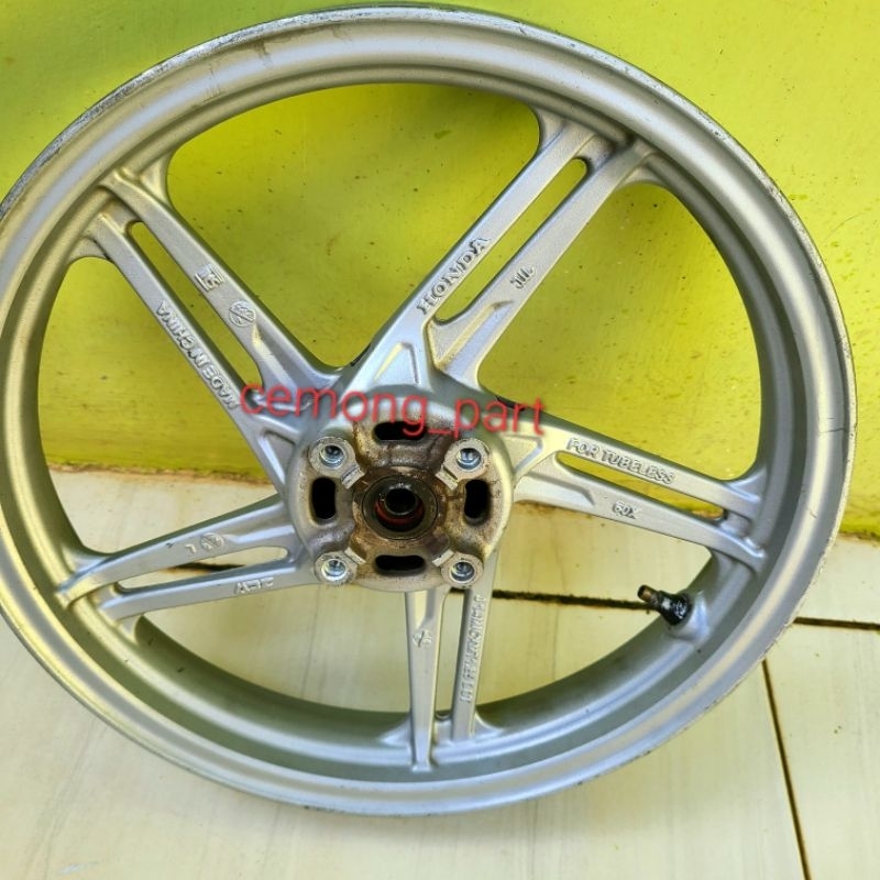 VELG PELEK DEPAN HONDA BEAT  2016 / 2018 BEAT NEW  STREET BEAT DIGITAL SILVER ORIGINAL