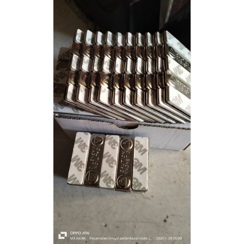 

magnet name tag/magnet papan nama