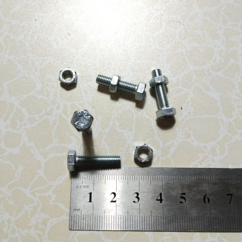 Mur Baut Ukuran 8 Panjang 2cm