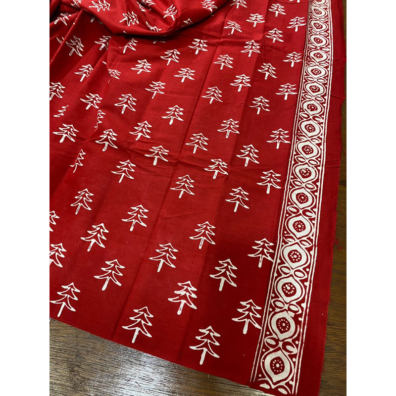 Batik Natal couple. Kain Batik Natal. Seragam batik Natal. Kain Natal pohon cemara