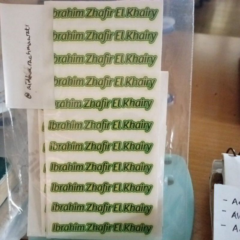 

Sticker cutting nama Ibrahim Zhafir El Khairy dan Muhammad Zhafran Al Ghifari