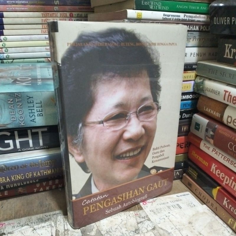 CATATAN PENGASIHAN GAUT Sebuah Autobiografi Bakti Polwan Guru dan Pengabdi Kemanusiaan