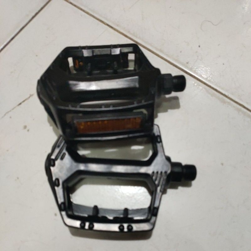 Pedal sepeda mtb gunung ,lipat  pedal Alloy Pacific anti slip