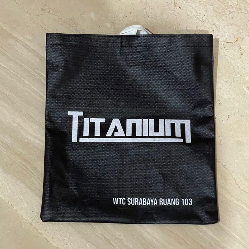 

[READY SIAP KIRIM] TOTEBAG PAPERBAG TITANIUM HITAM