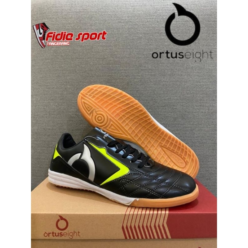 Sepatu Futsal Ortuseight Forte LUMINARE IN Black Silver White