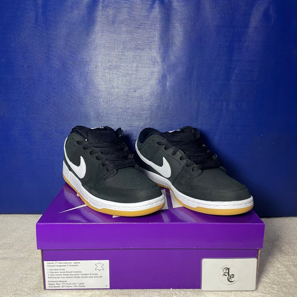 NIKE SB DUNK LOW BLACK GUM