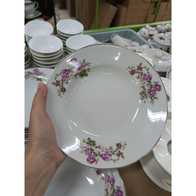 piring makan motif bunga merk SANGO