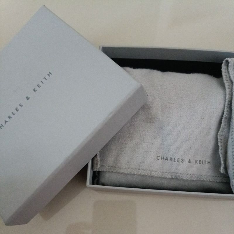 dompet kartu charles & keith original