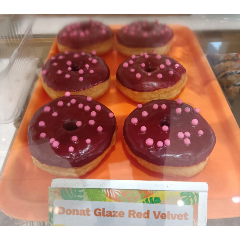 

Donat Glaze Red Velvet Suzana Bakery