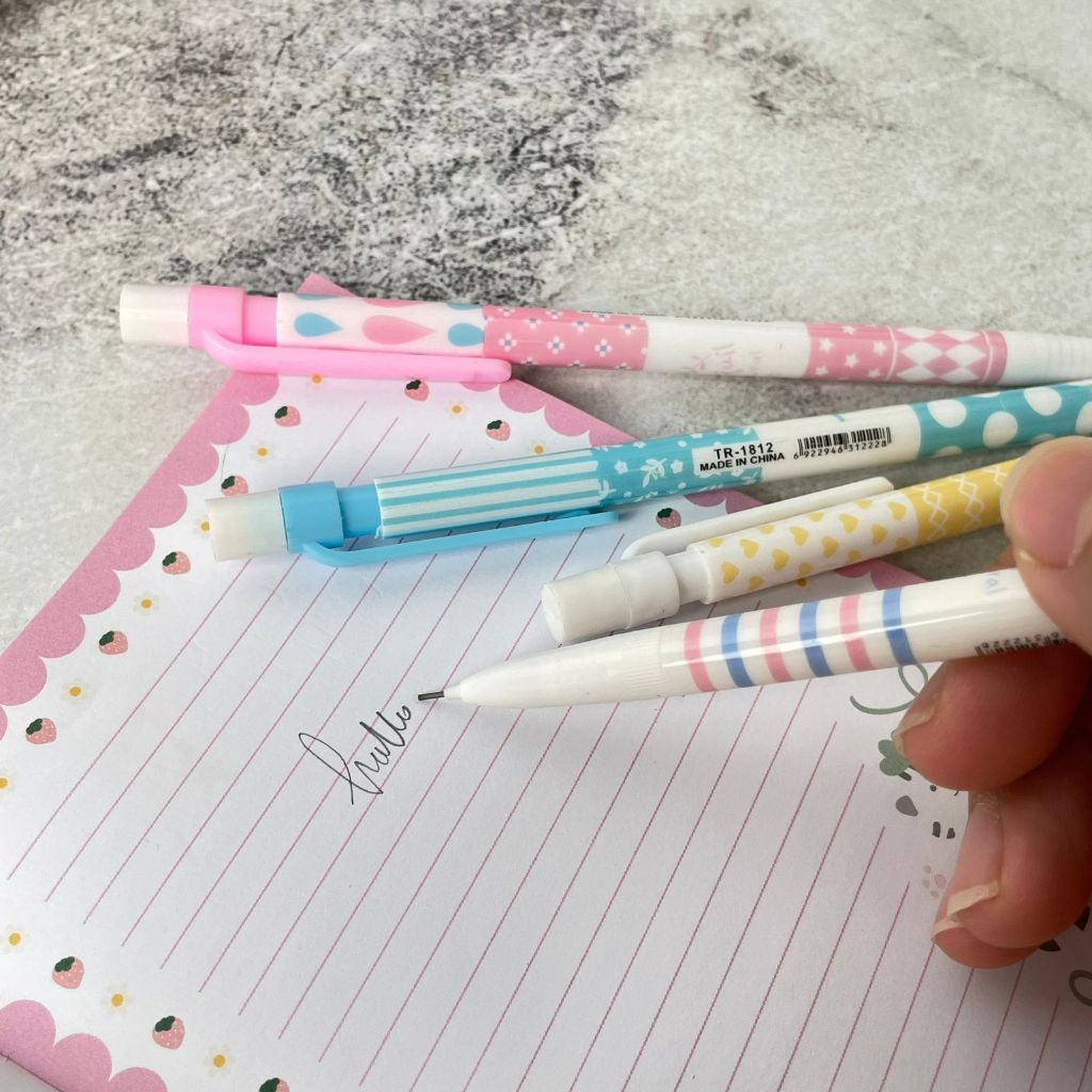 

Pensil Mekanik PCM1033 Motif Tranquil Natural Rabbit TR-1812 Garis-garis Ukuran 0,5 mm Ready 4 Warna TERMURAH Pensil Cetek Tranquil nature Kelinci Ada Penghapus di ujung nya Alat Tulis Sekolah dan Kantor Kualitas Terbaik bisa COD