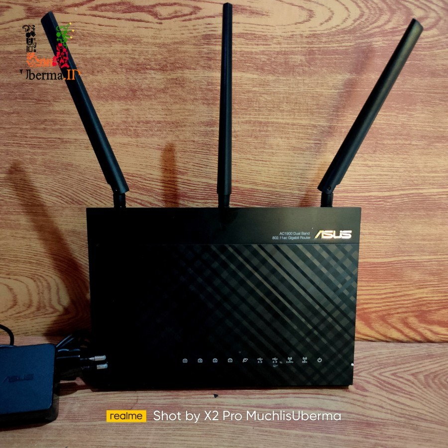 ASUS RT-AC68U AC1900 Dual Band Gigabit WiFi Router, AiMesh