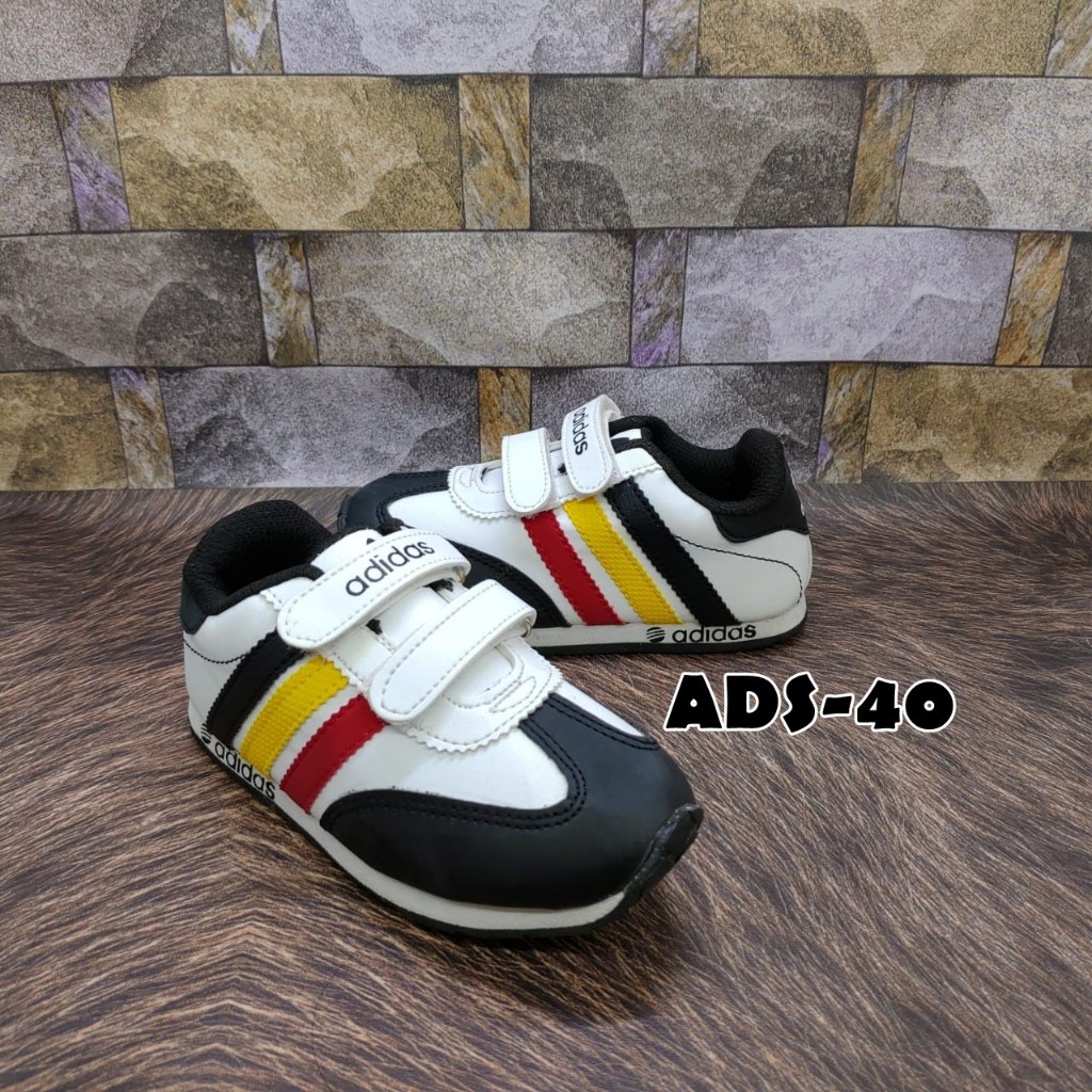 ADIDAS - Sepatu Anak Laki Laki & Perempuan Adidas Sepatu Sneaker Anak Murah Putih Garis Bendera Jerm