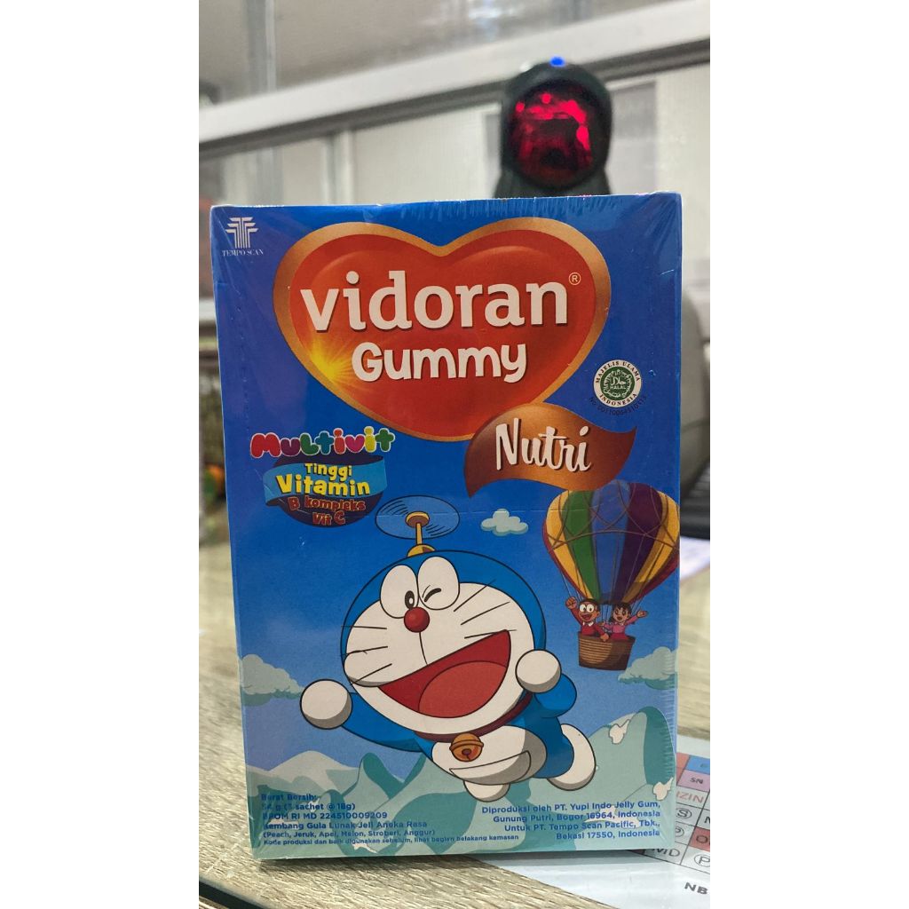 Vidoran Gummy Multivitamin anak vitamin C vitamin B kompleks ( 1 box isi 3 sachets ).