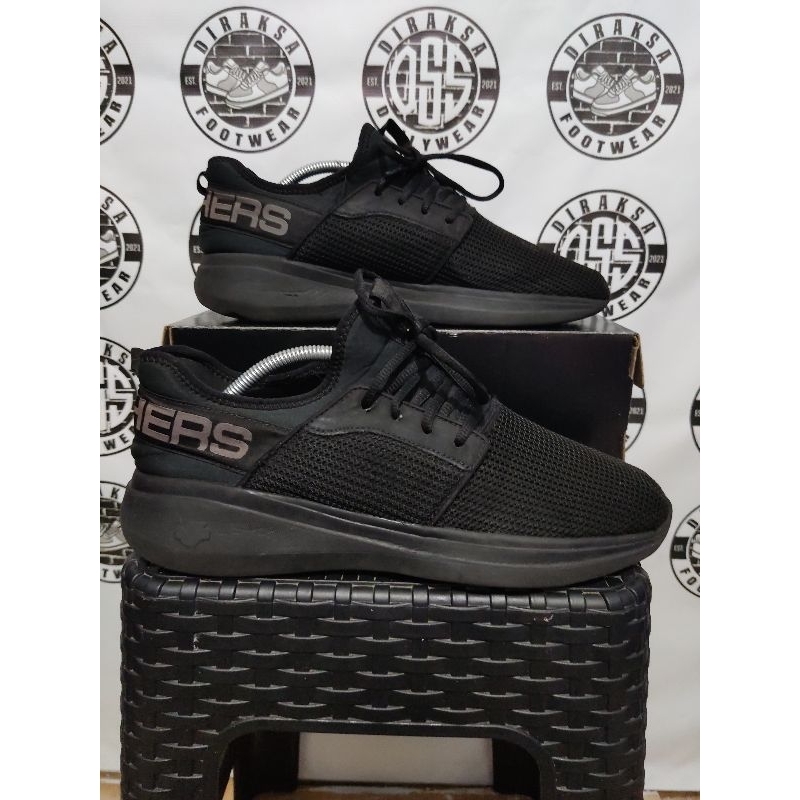 Sepatu Skechers Go Run Fast Valor Original