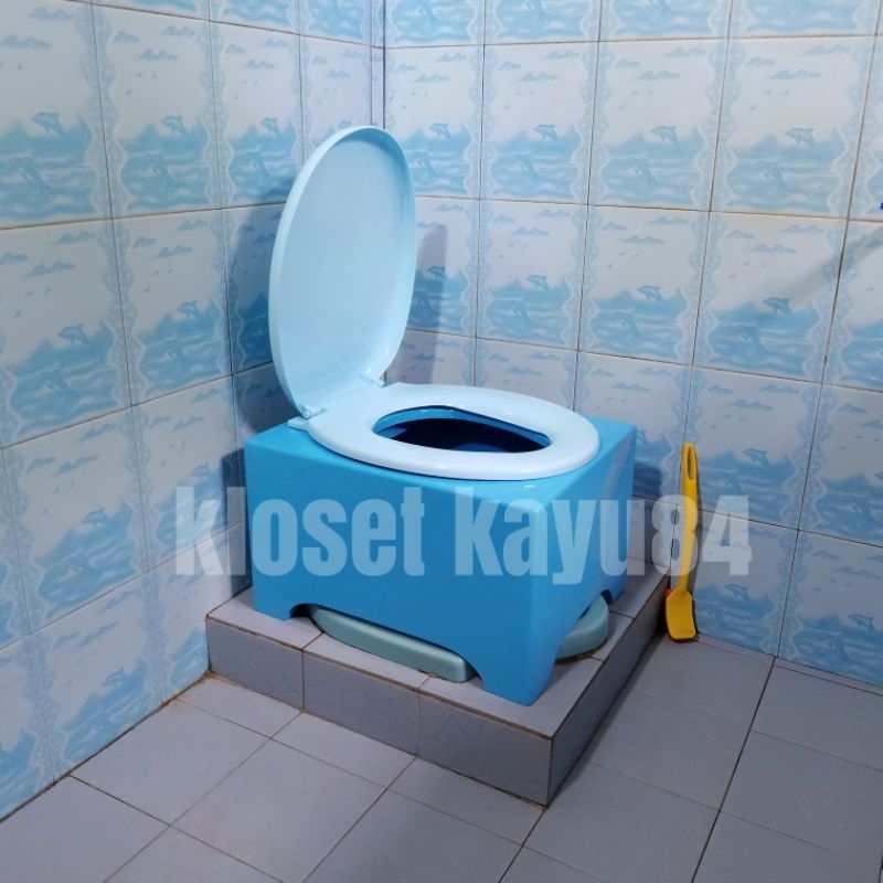 Kursi toilet kloset duduk portable untuk lansia dan ibu hamil