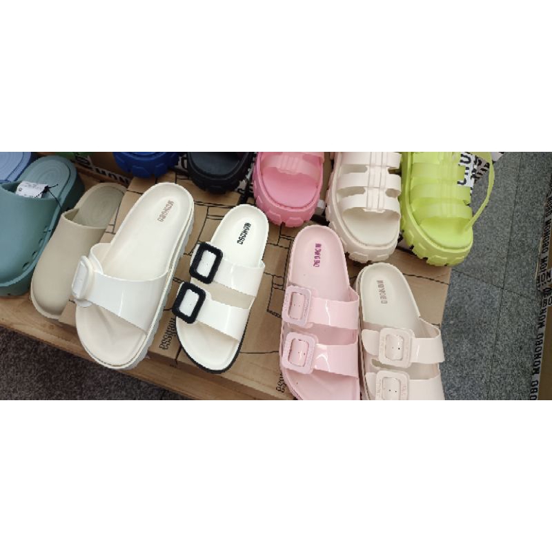 Sendal Monobo viral Bangkok