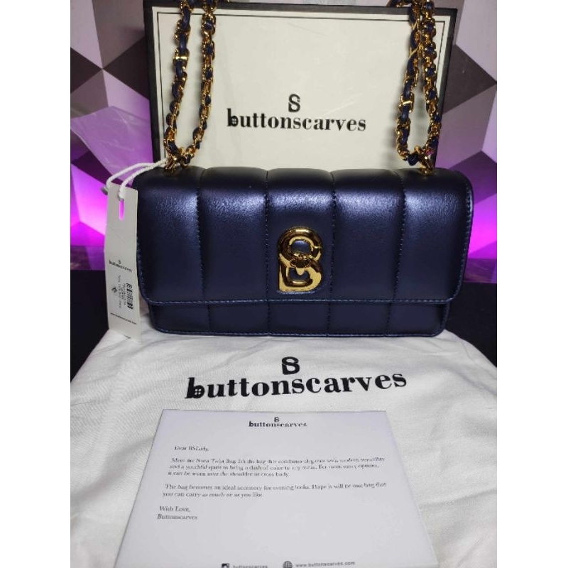 TAS BUTTONSCARVES NORA