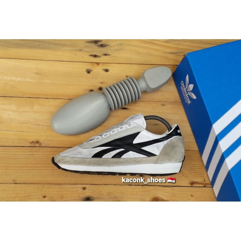 SEPATU SNEAKERS CASUAL REEBOK AZTEC CLASSIC WHITE BLACK PUTIH ORIGINAL