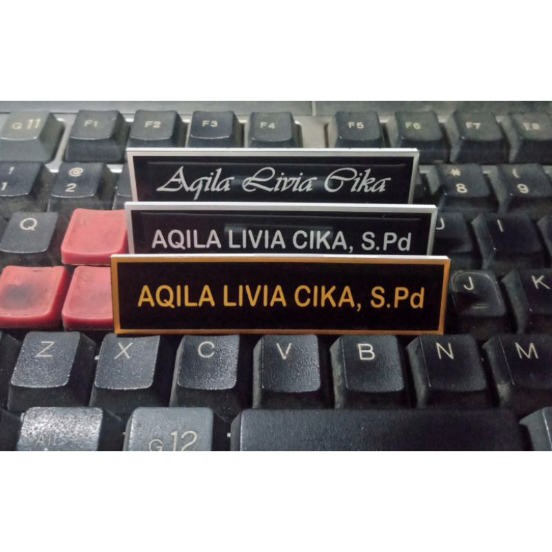 

papan nama dada / name tag akrilik resin - penitik.