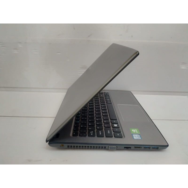 Acer aspire E5-476G core i5 8250U Ram4gb SSD256gb vga intel620+NvidiaMX130 14inch