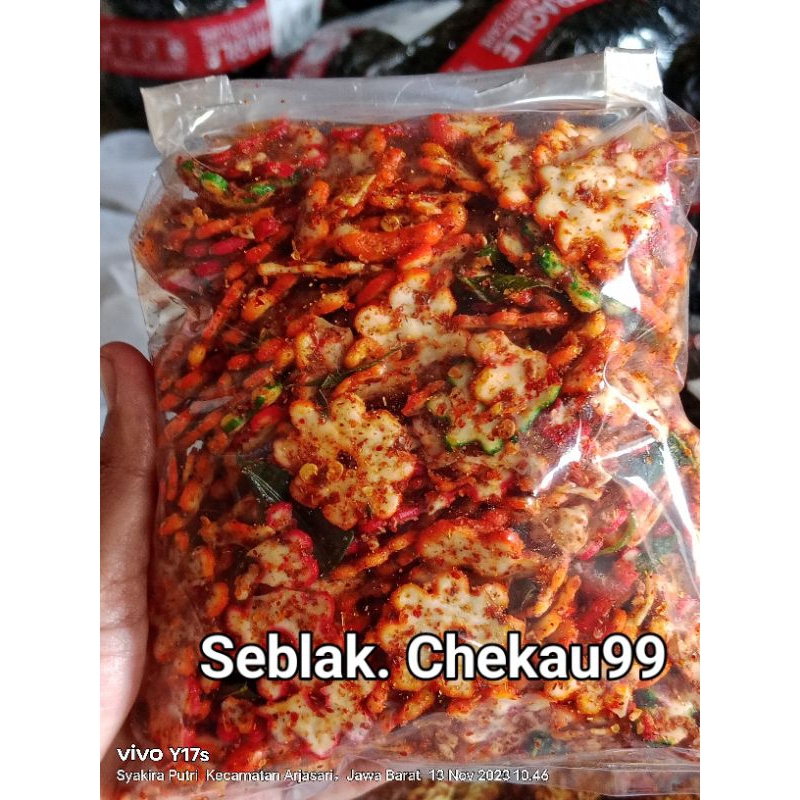 

250gr seblak kerupuk bintang pedas gurih daun jeruk