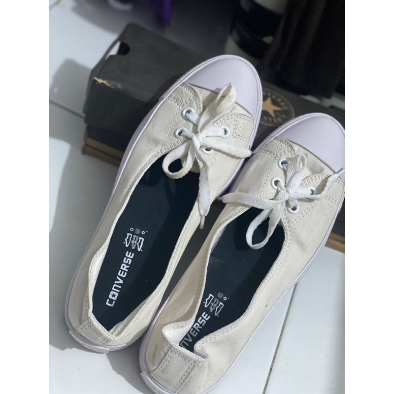 sepatu converse putih