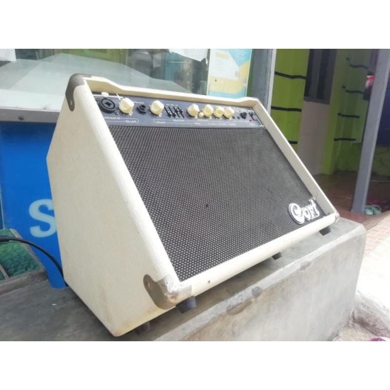 CORT AF30 Acoustic Guitar Amplifier