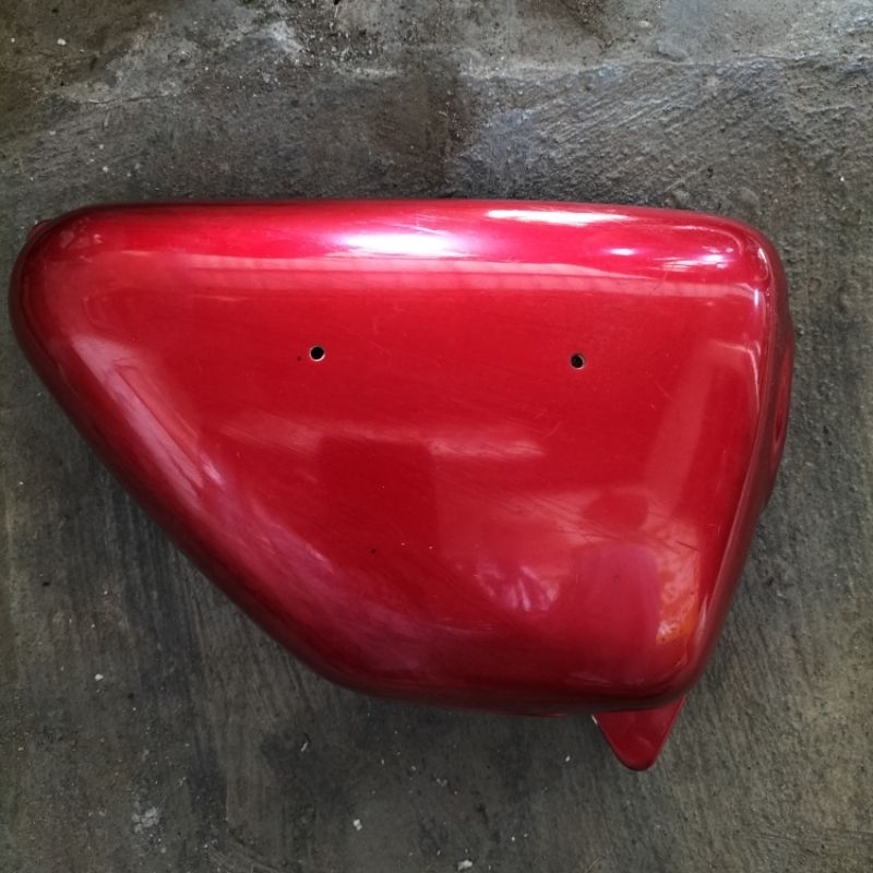 SIDE COVER BOK AKI  KANAN HONDA CG110 CG125 XL125 ORIGINAL