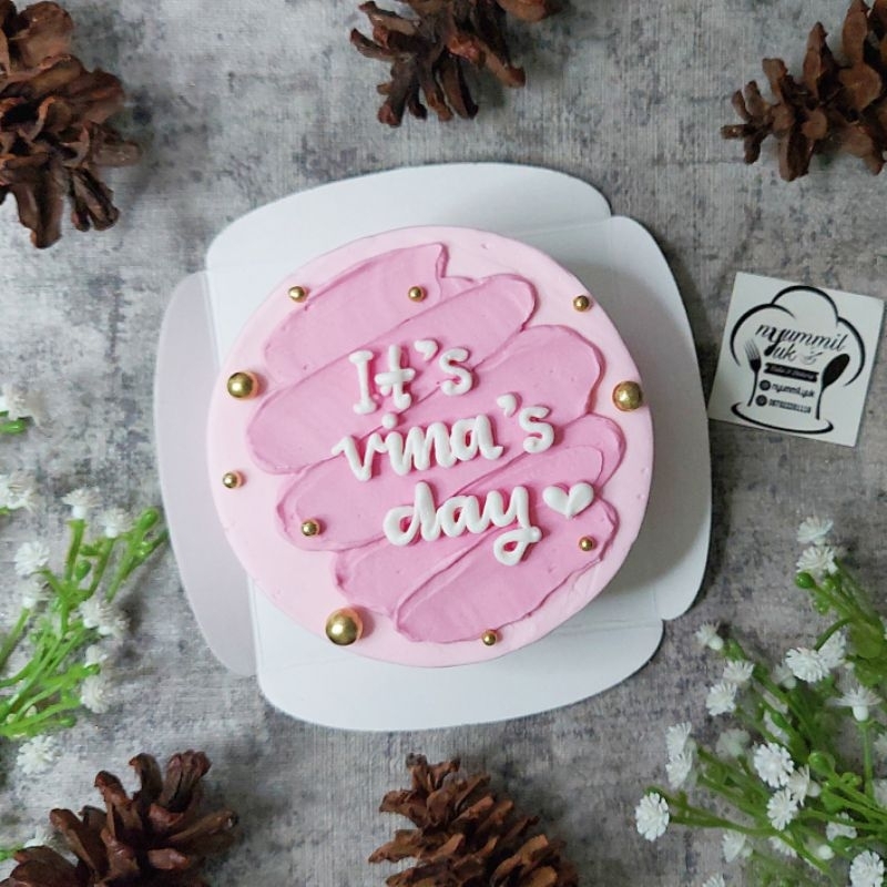 

Kue Ulang Tahun Topping Sprinkles