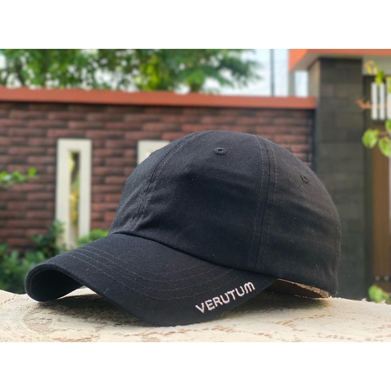 Verutum Black Adjustable Cap