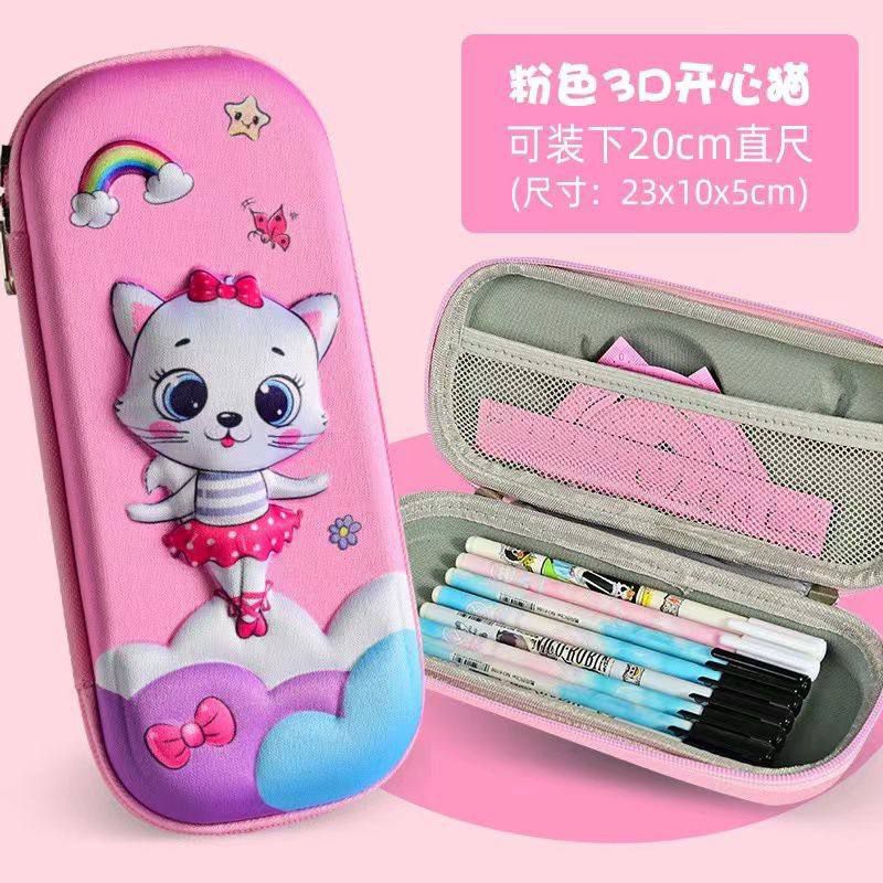 

KOTAK PENSIL 3D Pensil Case Karakter Girl or BoyTempat Pensil Anak Sekolah 3D Bahan EVA Anti Air1 KG MUAT 12Berat : 100 GramUkuran : 23 x 10 x 4.5 cmBahan : EVA ( EVA adalah jenis busa yang memiliki fleksibilitas yang baik 3D Timbul ADL