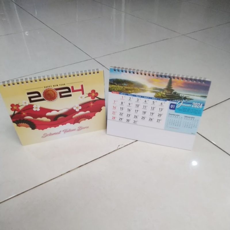 

Kalender meja Kalender duduk 2024