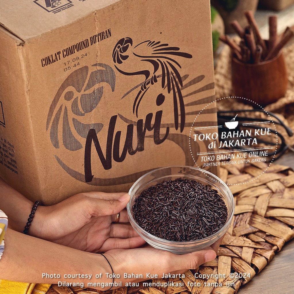 

Parrot - Meises NURI COKELAT 500gr Meses Warna Coklat Mengkilap Chocolate Sprinkle Mesis Premium