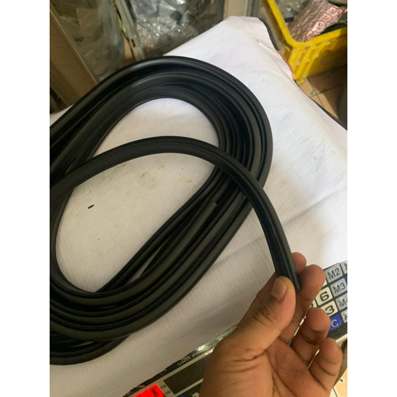 Karet lis dek Vespa Px Hitam