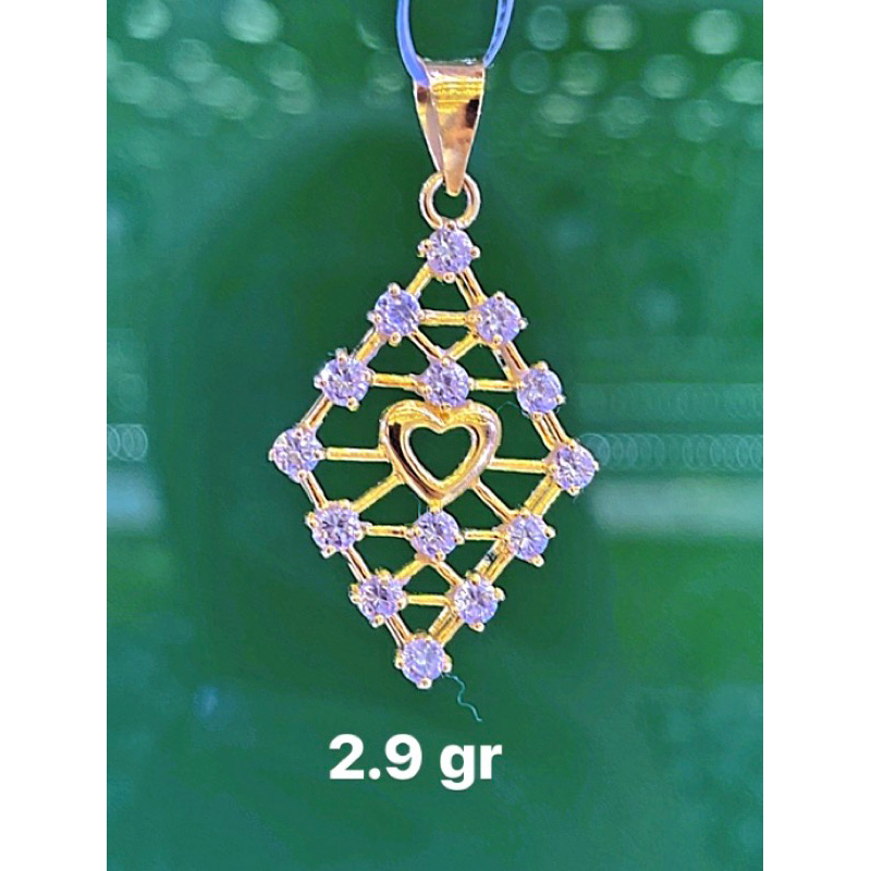 liontin emas perhiasan 750% karat 17