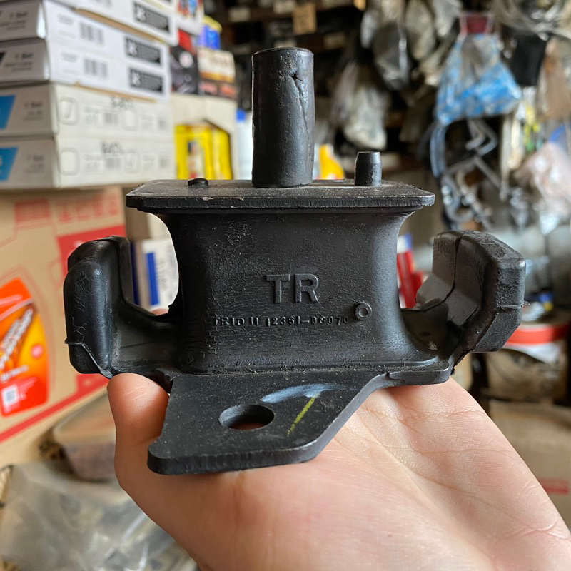 Engine mounting INNOVA BENSIN