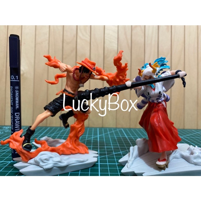 Action figure One Piece Ace vs Yamato