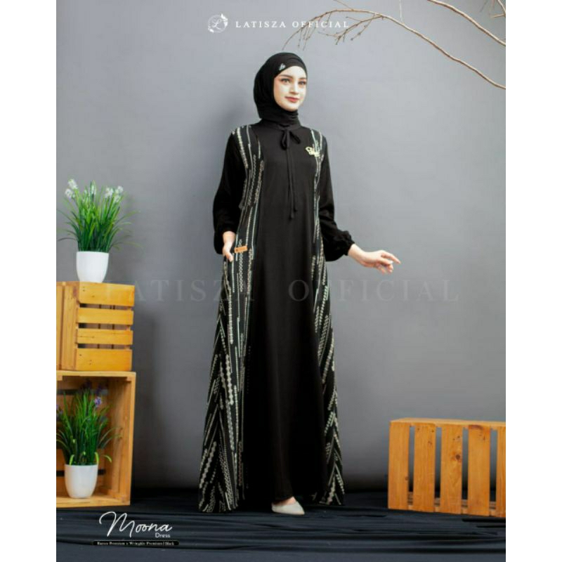 MOONA DRESS BY LATISZA OUTFIT