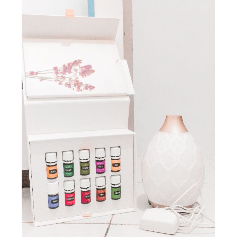 YOUNG LIVING DIFFUSER + 12 Oil Diffuser