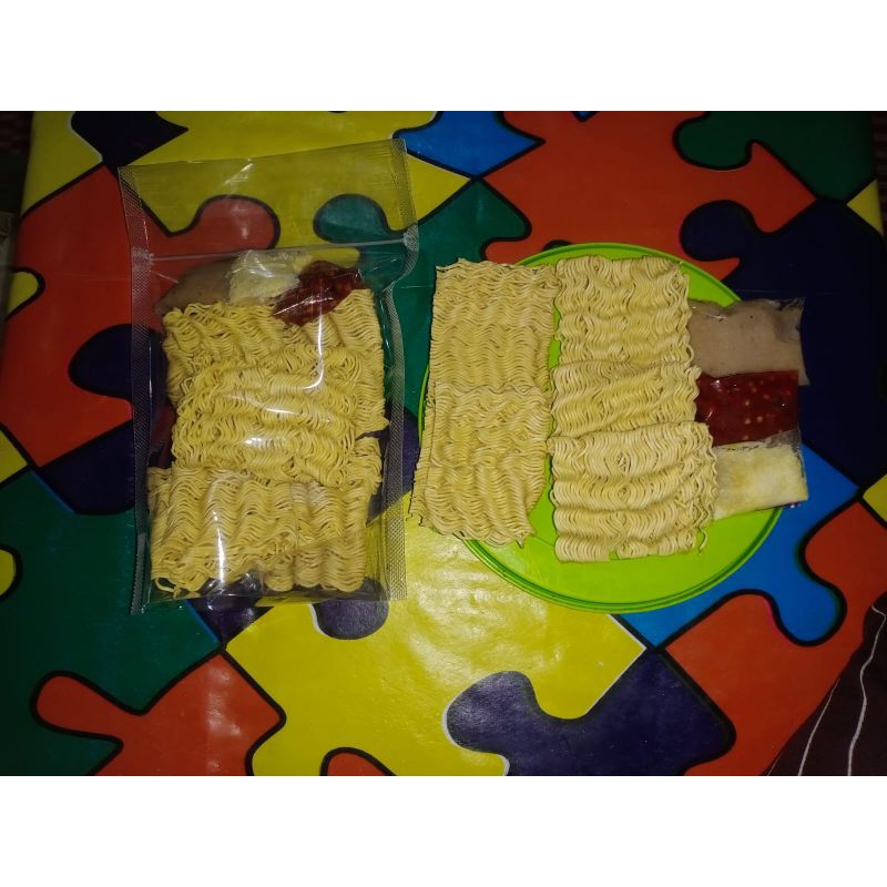 

i4 MIE TELOR BUMBU SEBLAK GURIH BISA MANIS BISA ENAK HALAL HOME MADE MURAH MERIAH