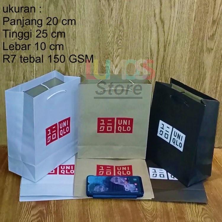 

Paper bag Uniqlo 2 sisi small 20 x 25 x 10 cm